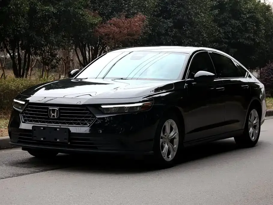 Honda Accord — фото 1