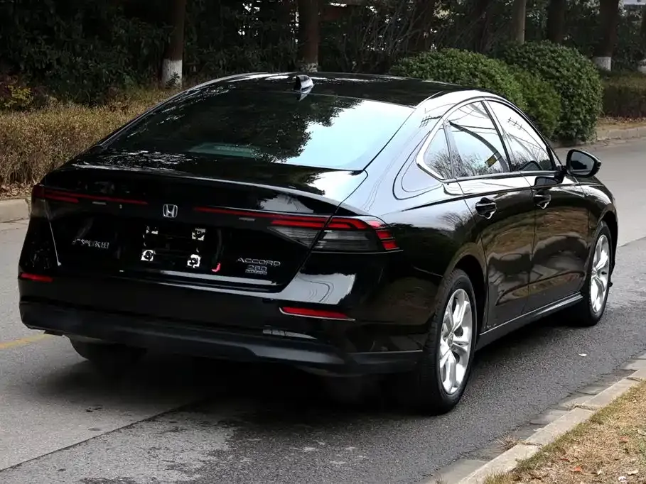 Honda Accord — фото 4