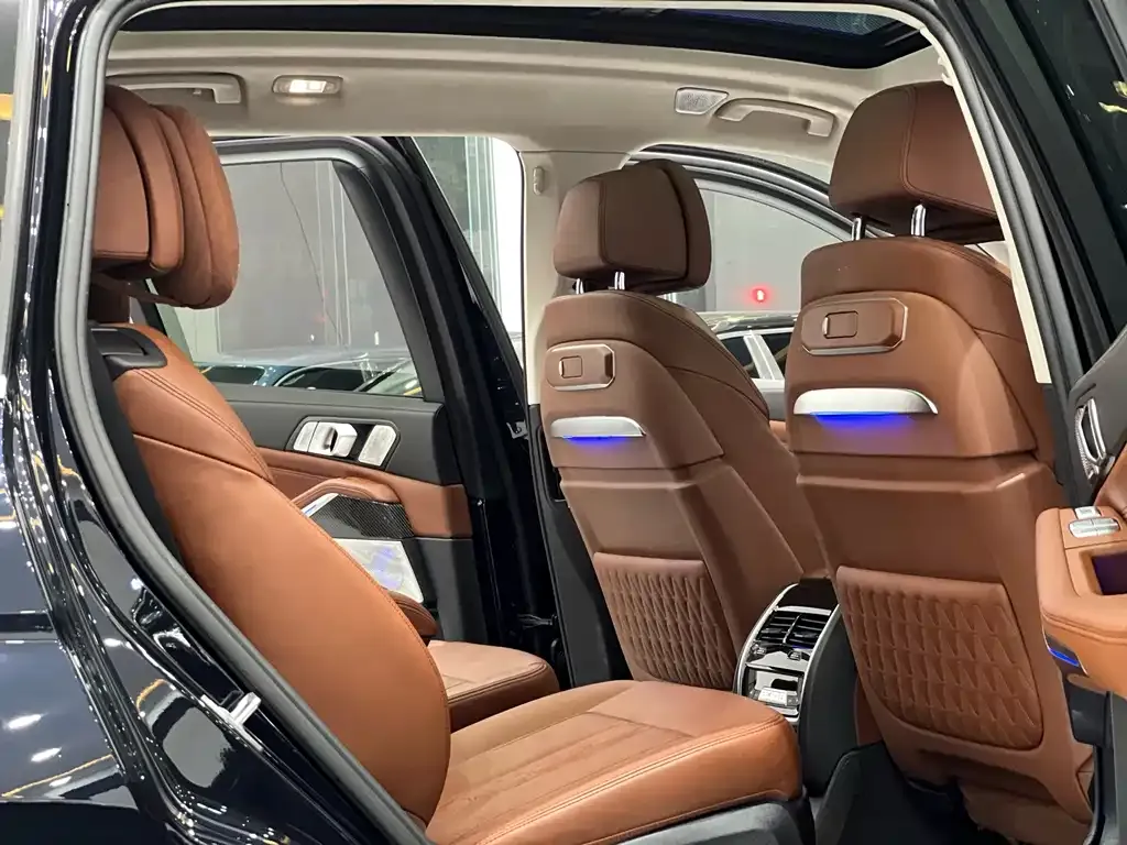 BMW X7 M60i — фото 4