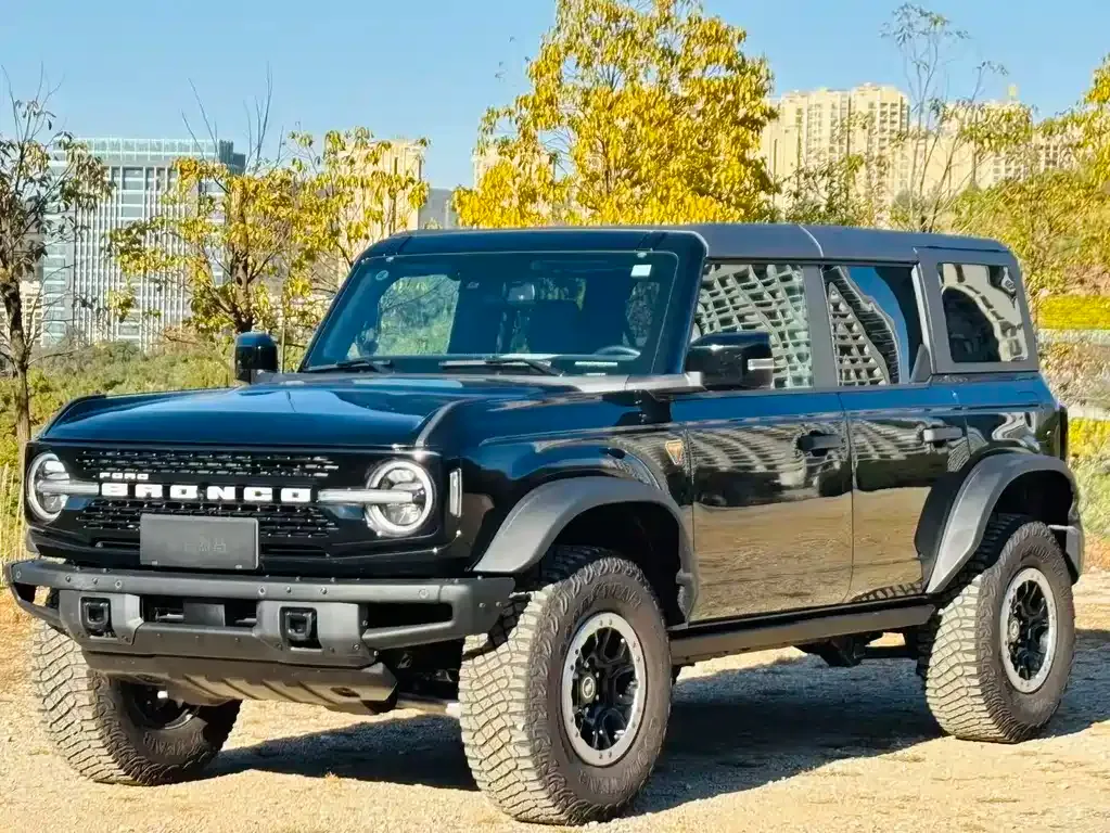 Ford Bronco — фото 1