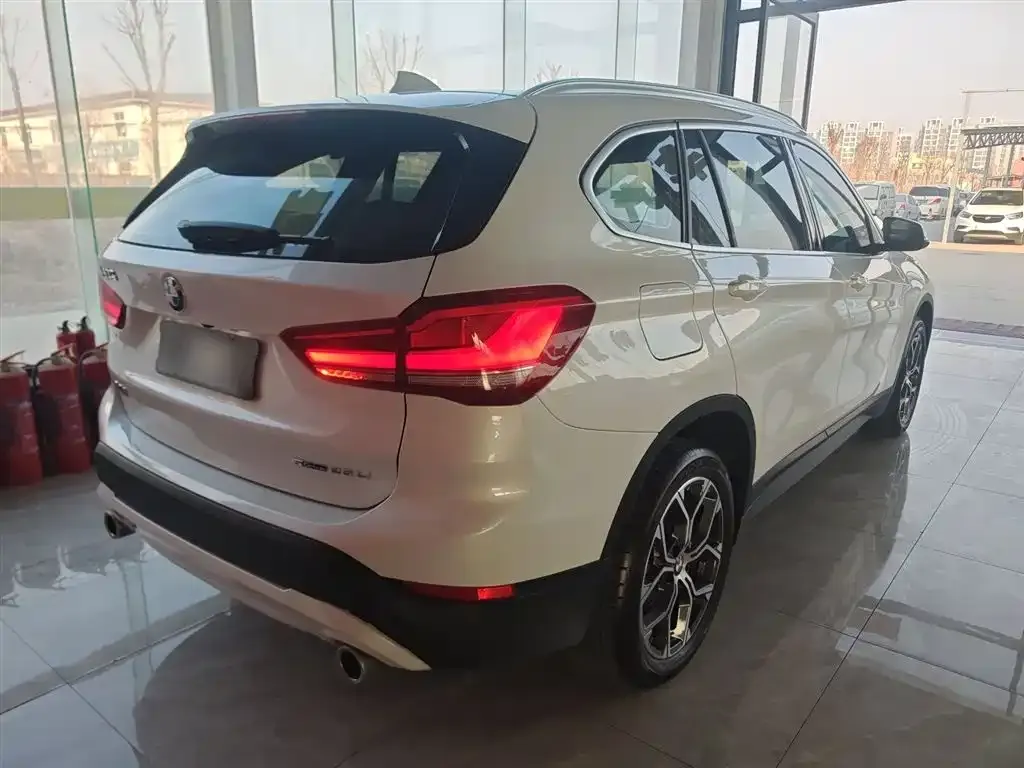 BMW X1 — фото 7