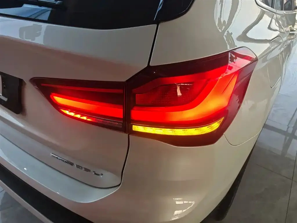 BMW X1 — фото 10
