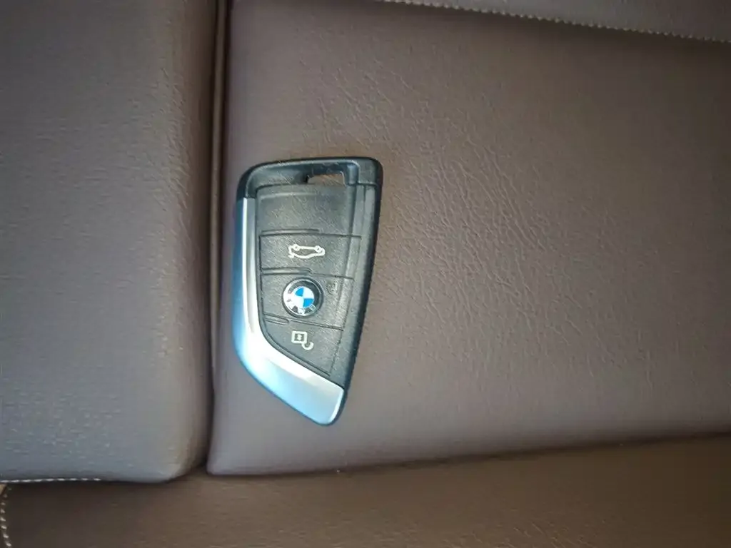 BMW X1 — фото 9