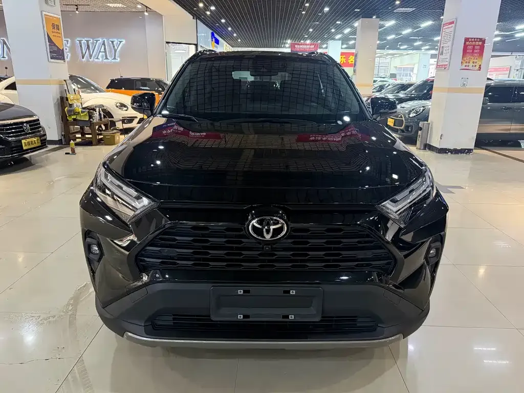 Toyota RAV4 — фото 7