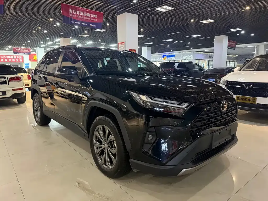 Toyota RAV4 — фото 9