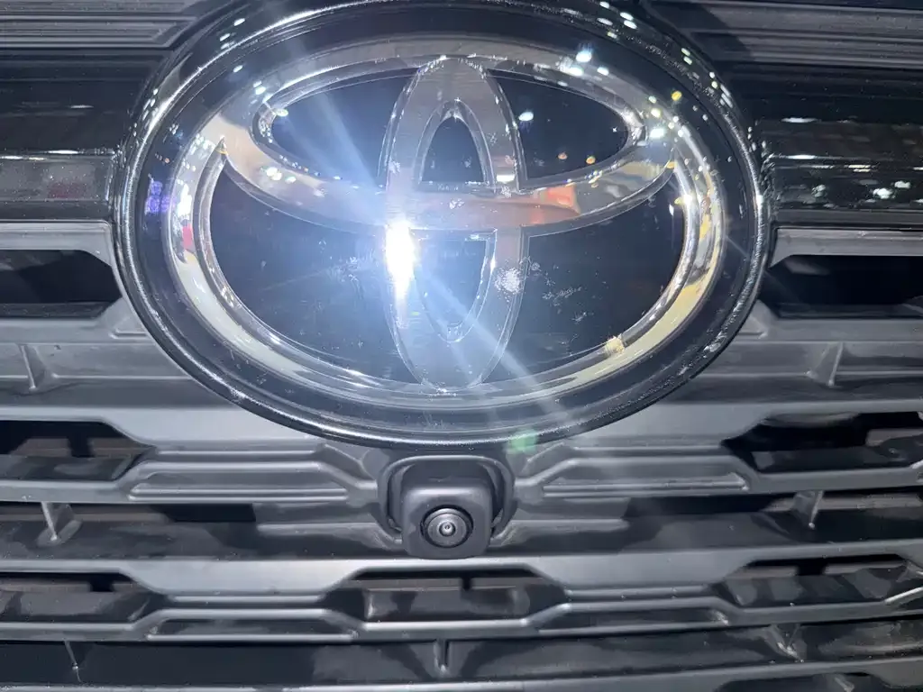 Toyota RAV4 — фото 6