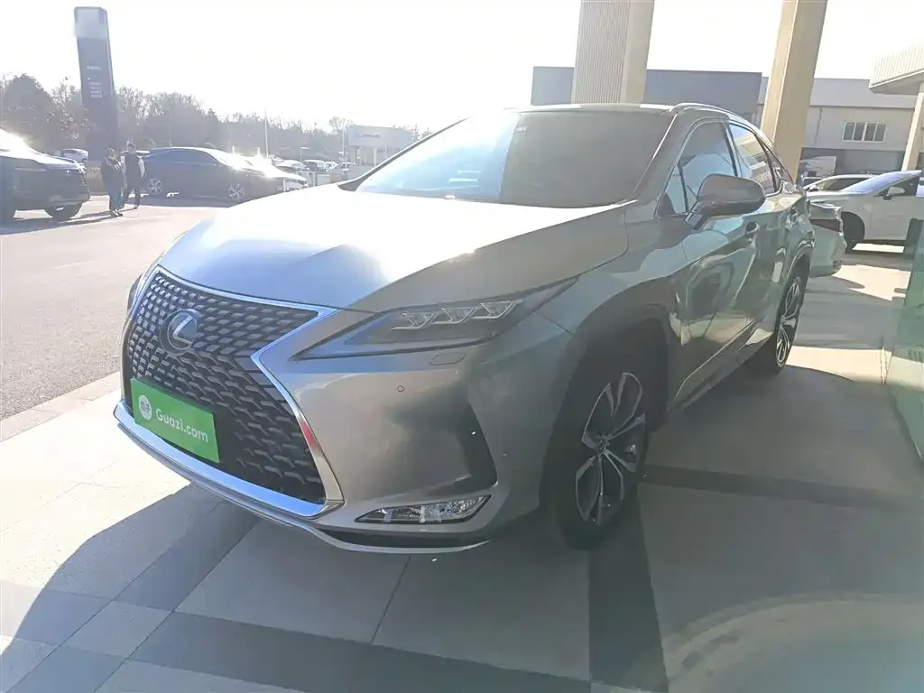 Lexus RX — фото 1