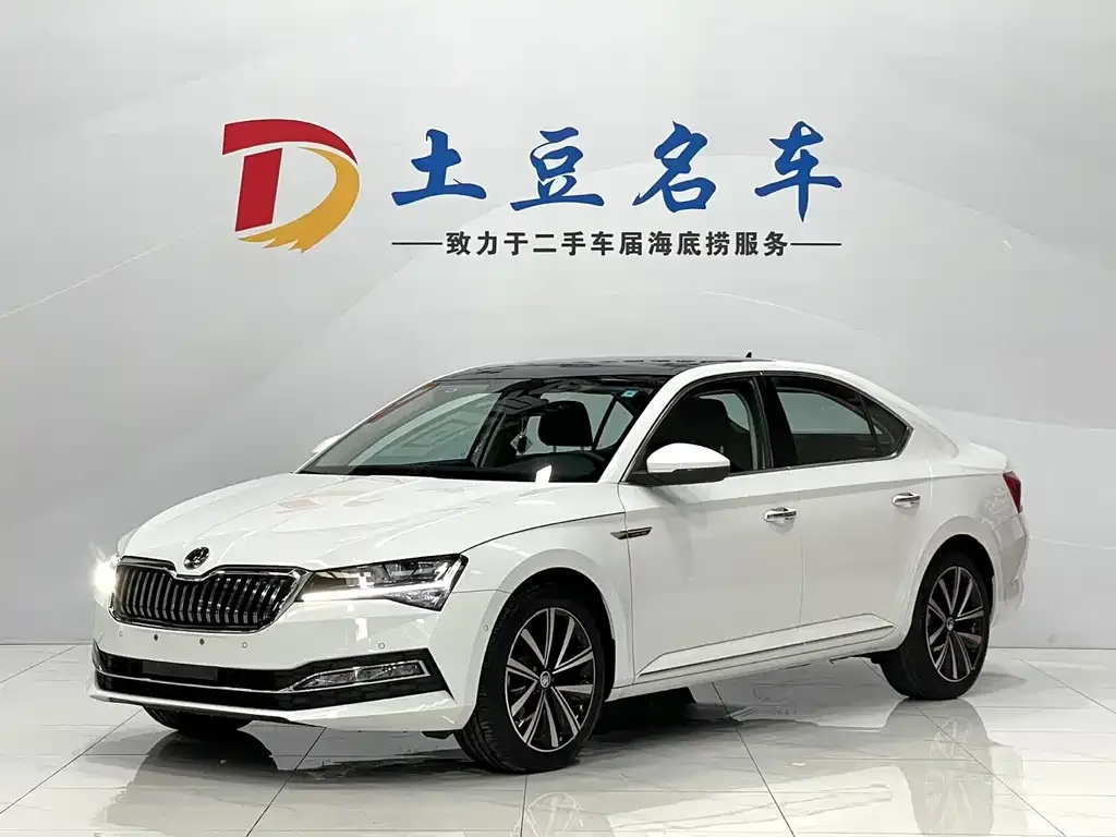 Skoda Superb — фото 1