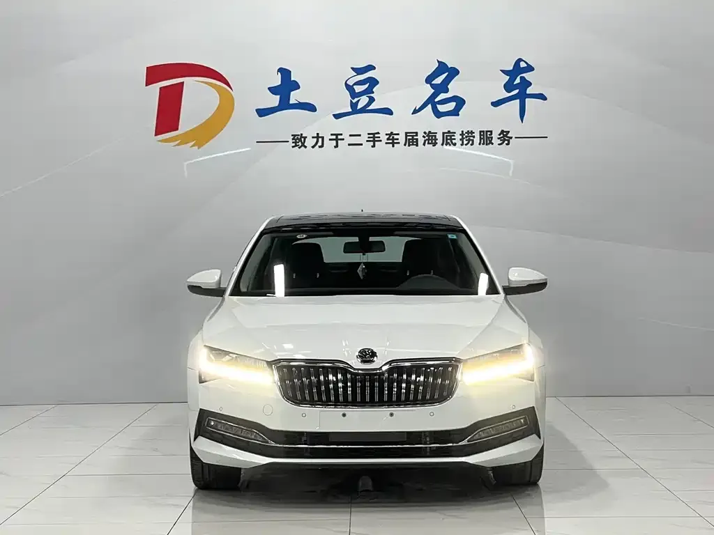 Skoda Superb — фото 2