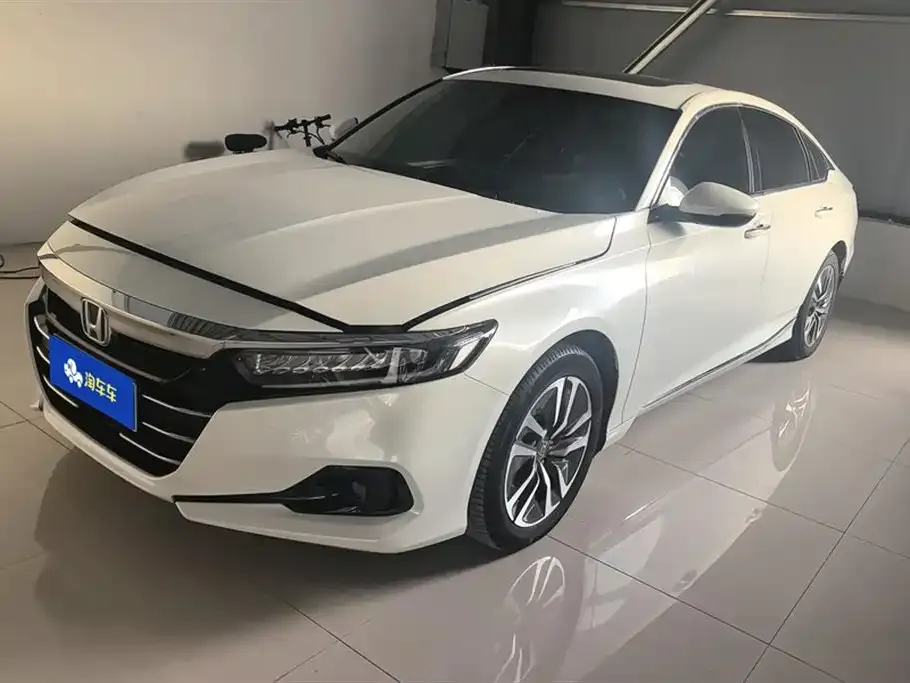 Honda Accord — фото 1