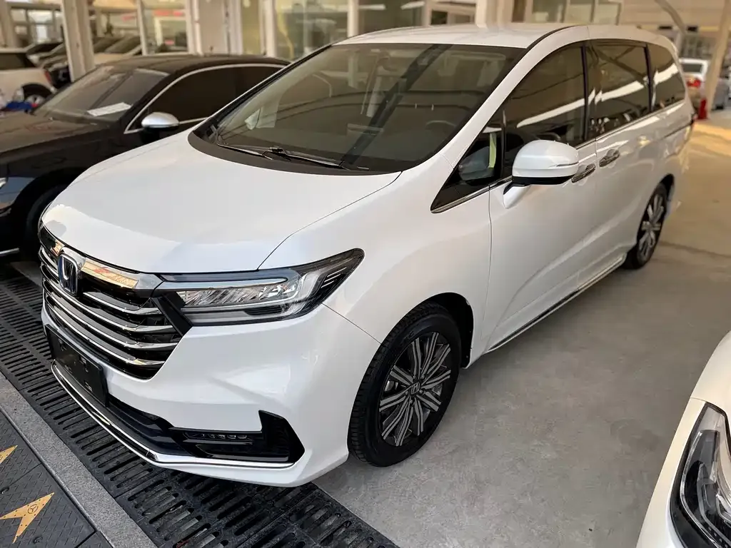 Honda Odyssey — фото 1
