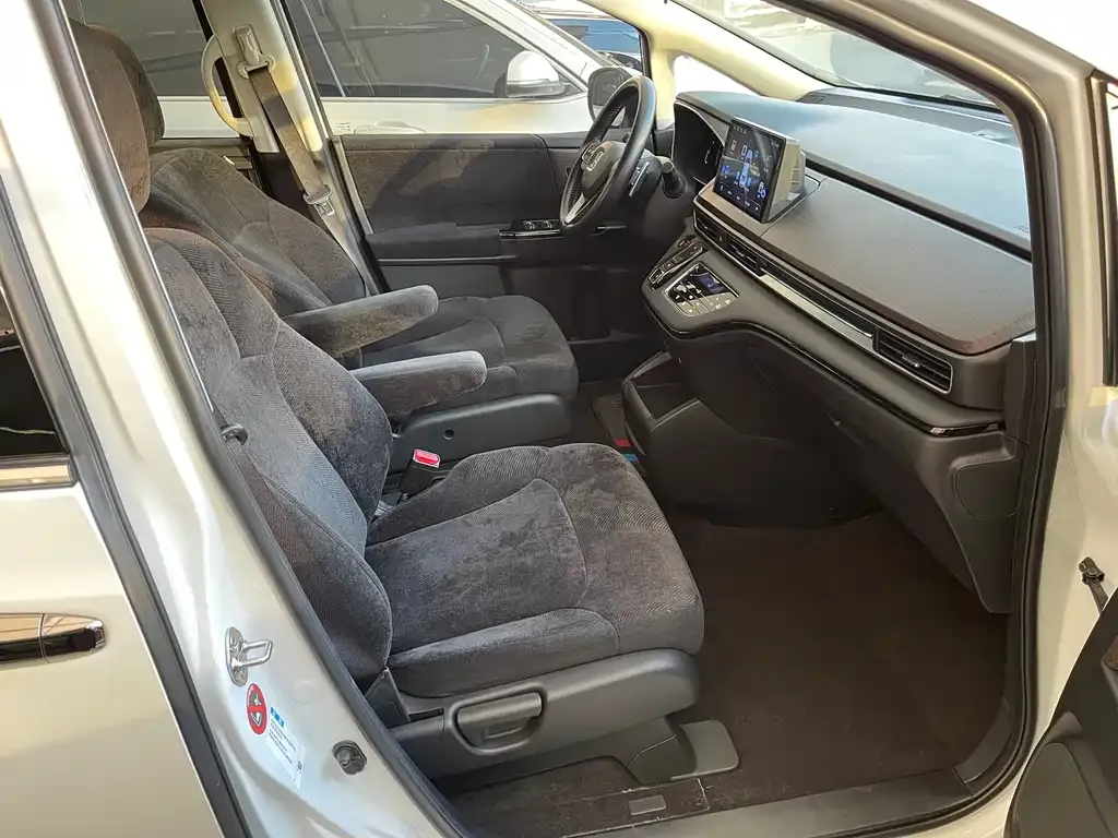 Honda Odyssey — фото 10