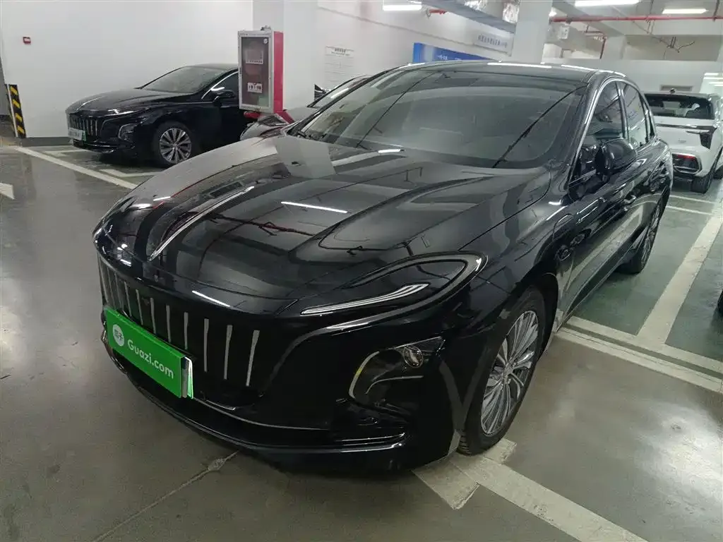 Hongqi E-QM5 — фото 1