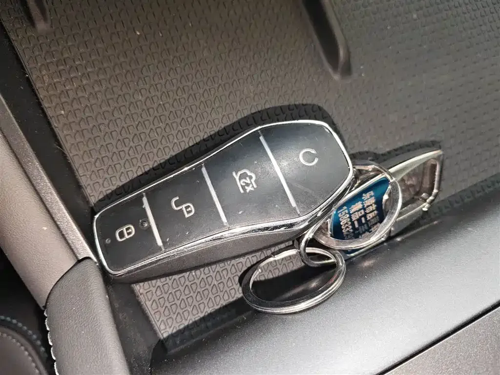 BYD Qin L — фото 10
