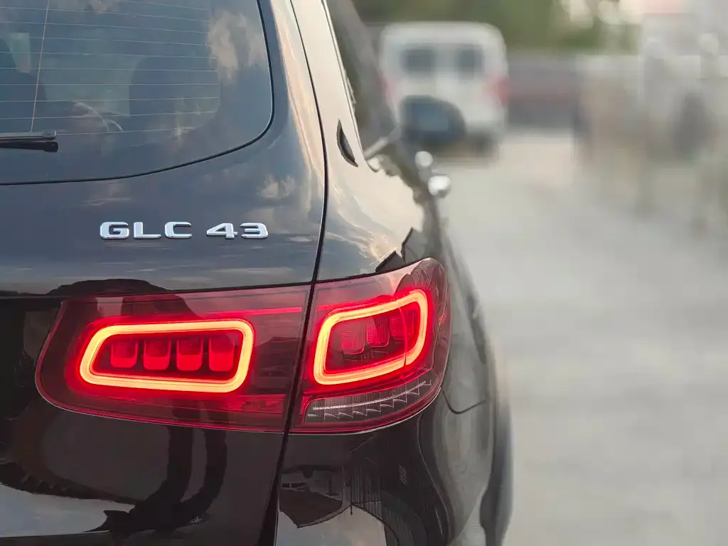 Mercedes-Benz GLC AMG — фото 5