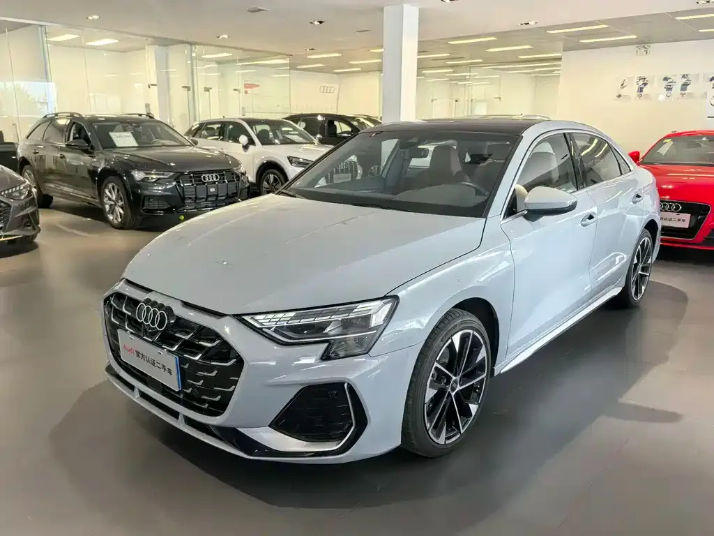 Audi A3 — фото 1