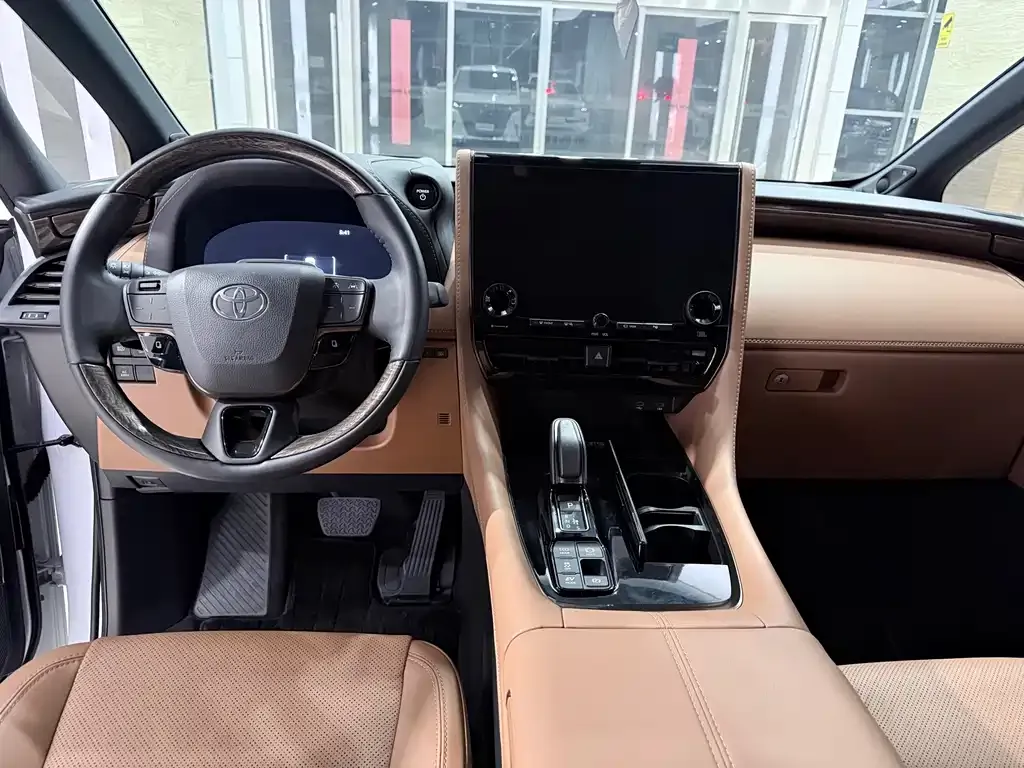 Toyota Alphard — фото 7
