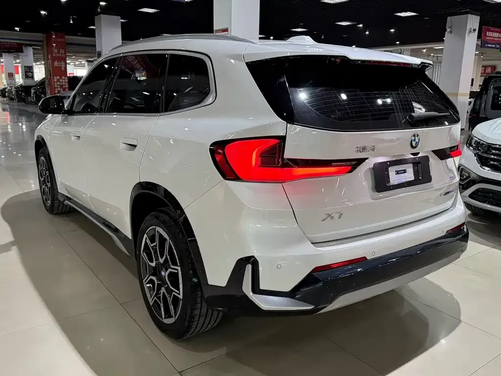 BMW X1 — фото 9