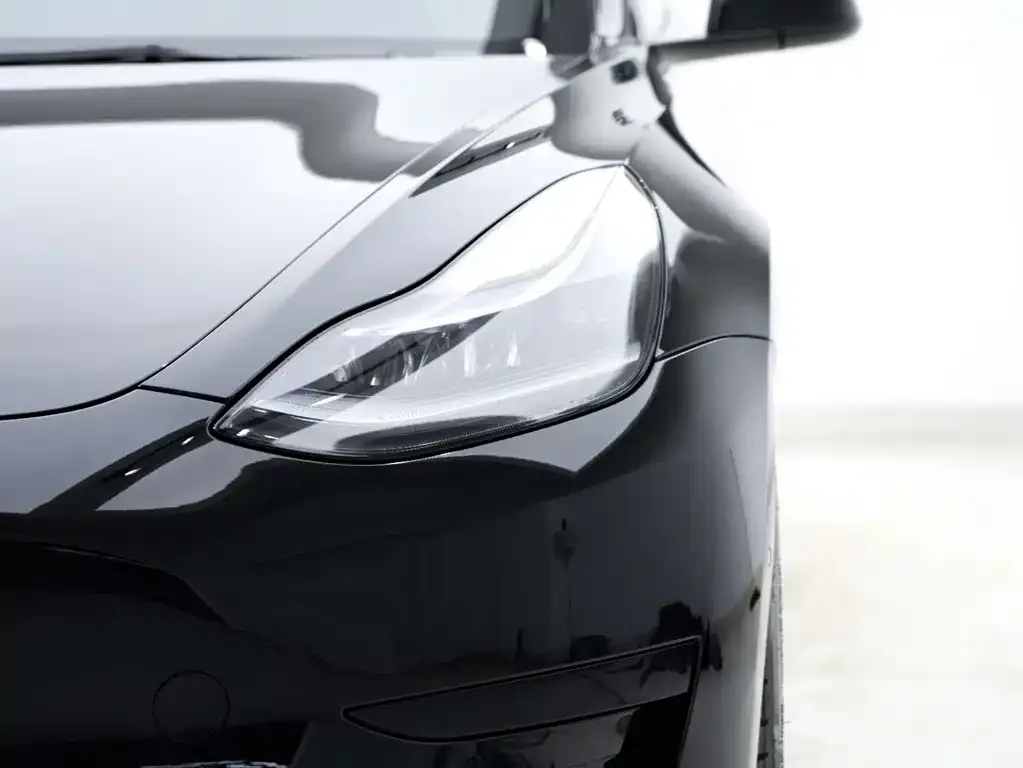 Tesla Model 3 — фото 2