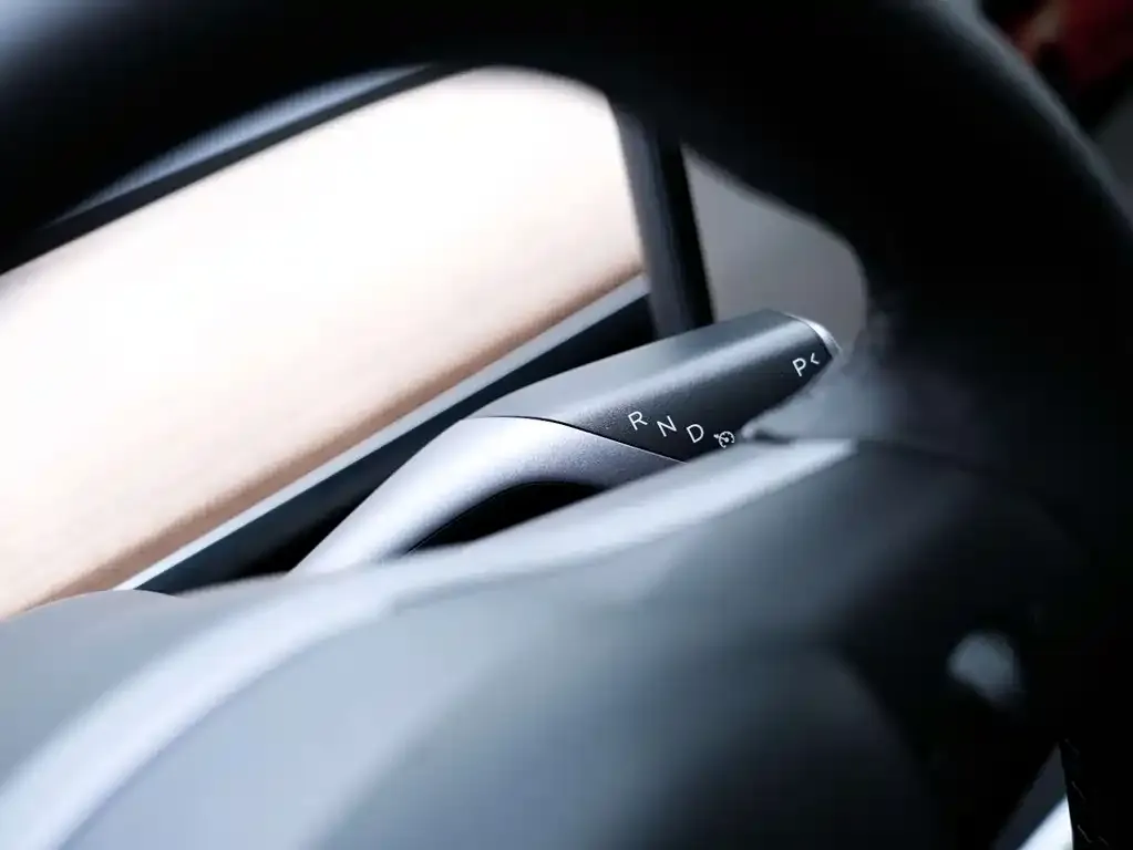 Tesla Model 3 — фото 10
