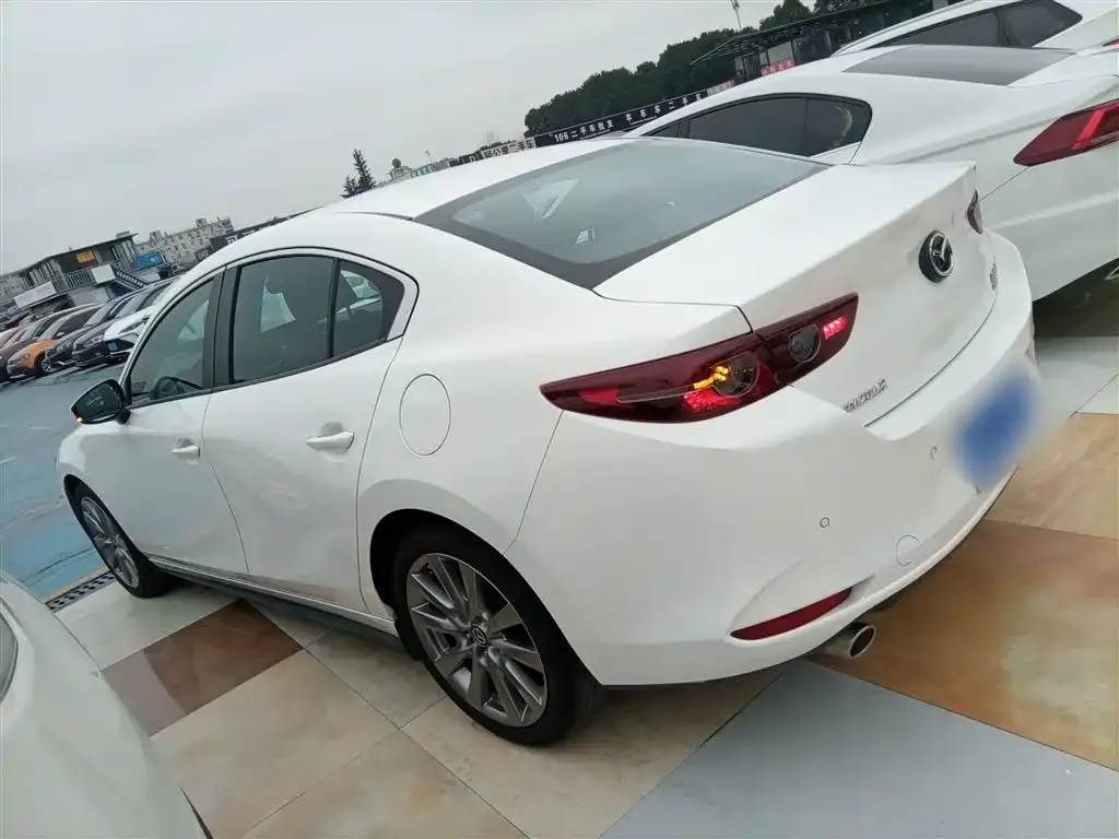 Mazda 3 Axela — фото 2