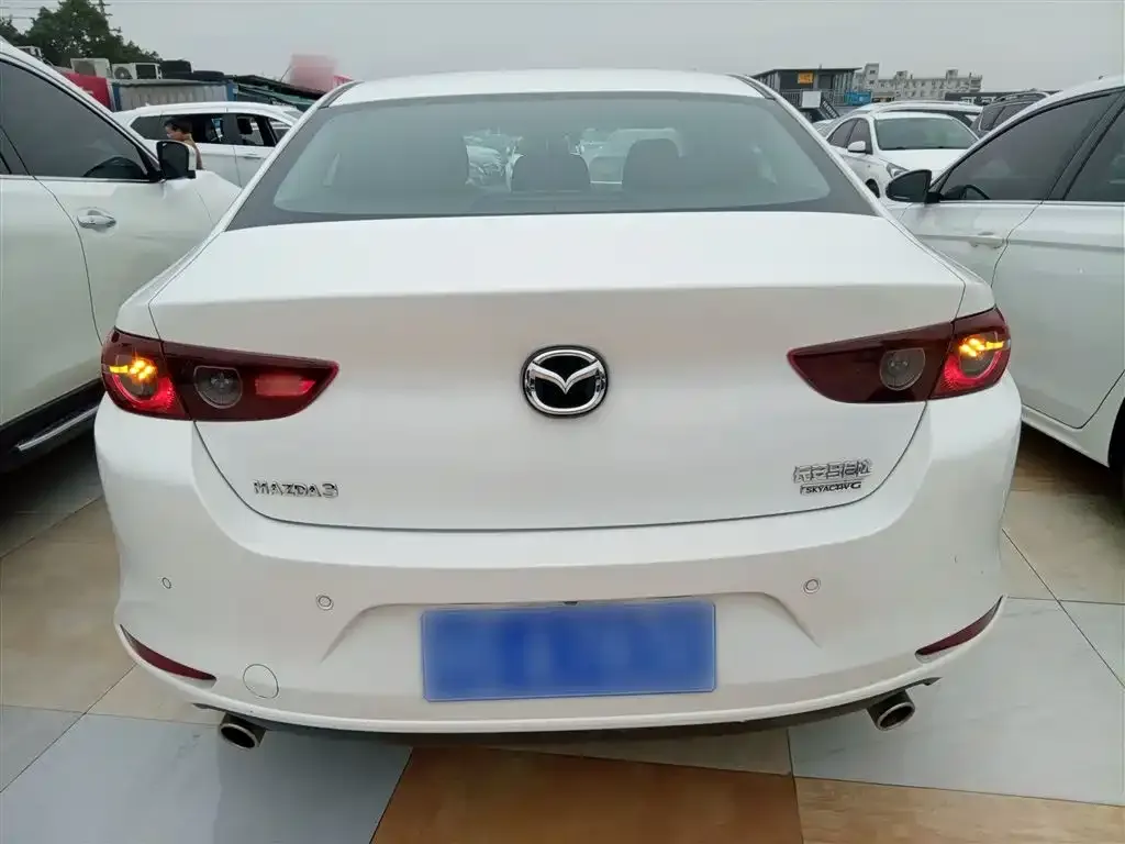 Mazda 3 Axela — фото 4