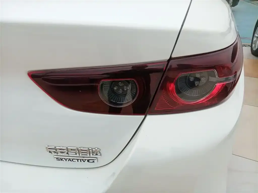 Mazda 3 Axela — фото 10