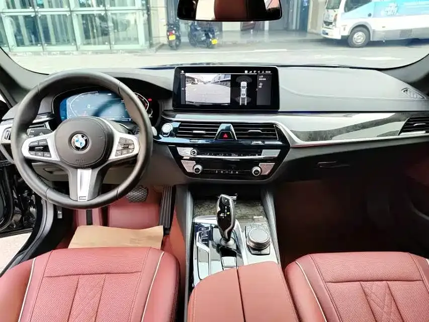 BMW 5 Series — фото 6