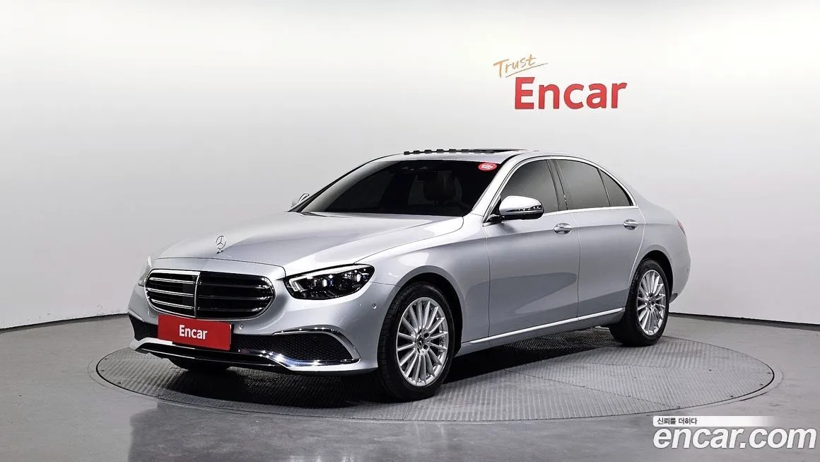 Mercedes-Benz E-Class — фото 1