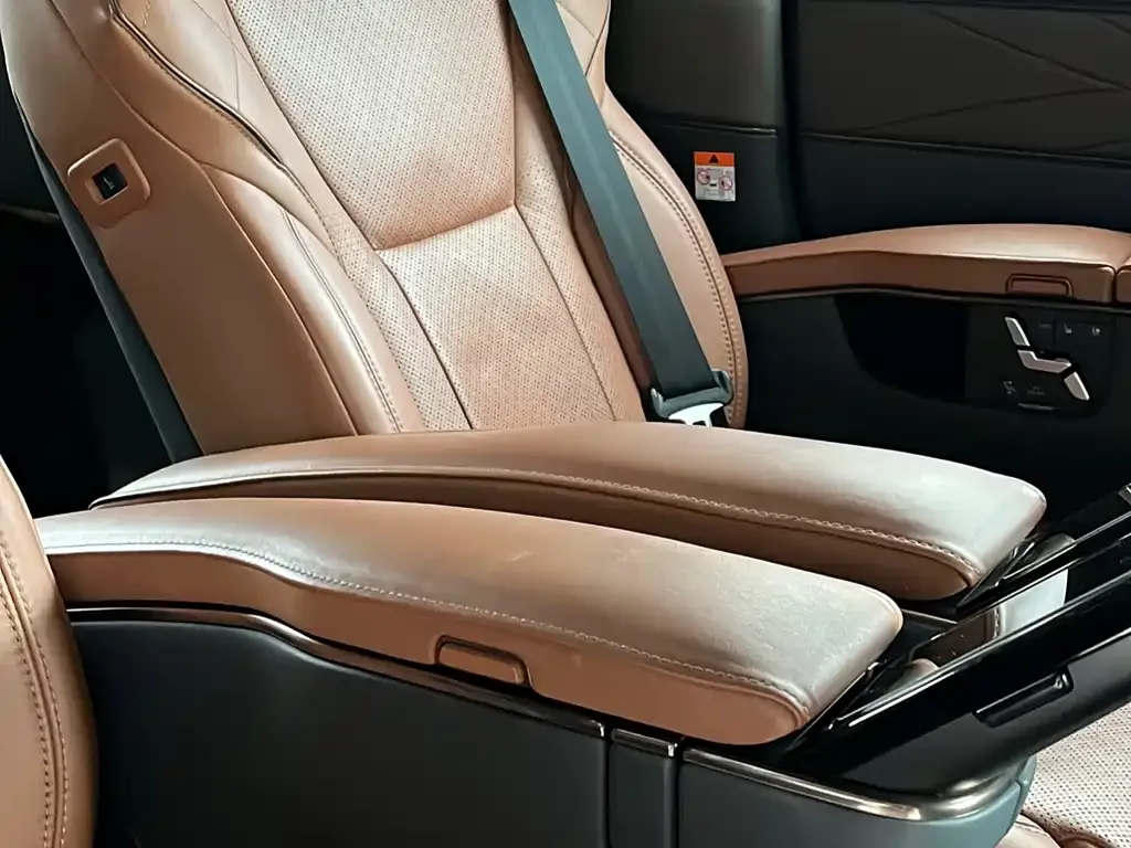 Toyota Alphard — фото 7