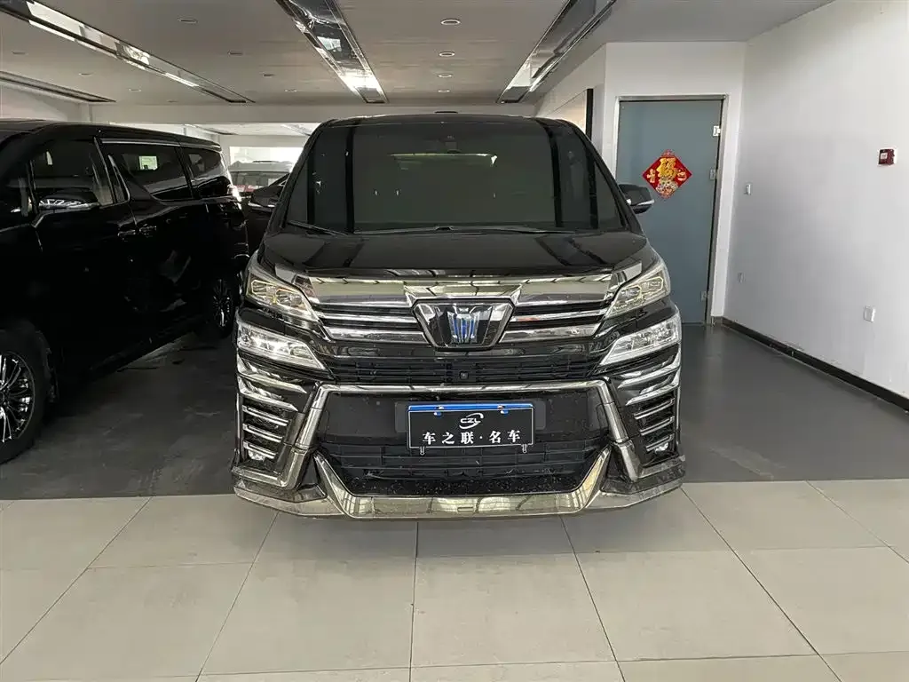 Toyota Vellfire — фото 9