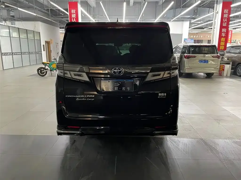 Toyota Vellfire — фото 7