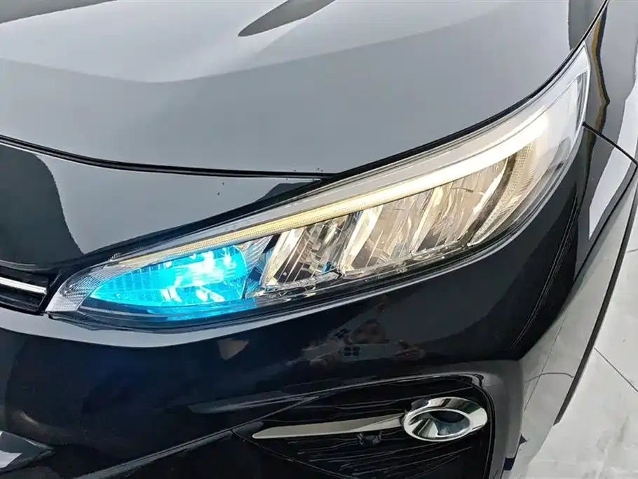 Toyota Wildlander — фото 10