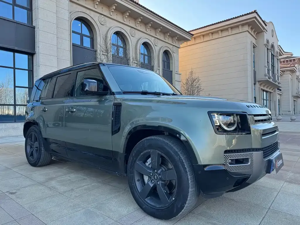 Land Rover Defender — фото 1