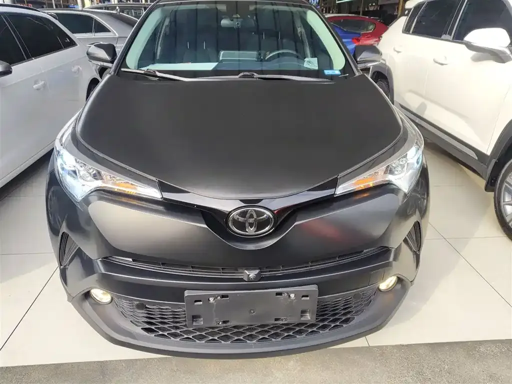Toyota C-HR — фото 9