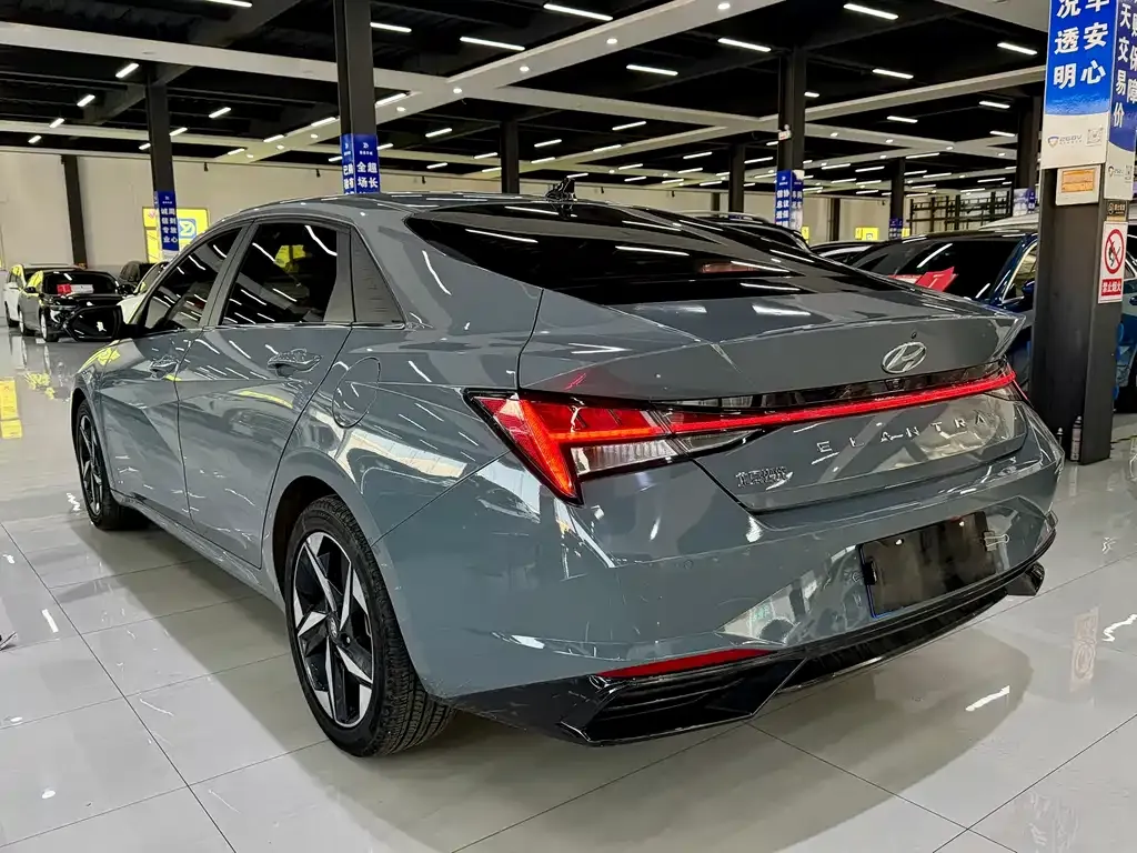 Hyundai Elantra — фото 9