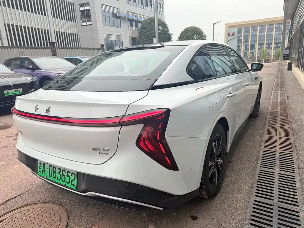 Hongqi EH7 — фото 7