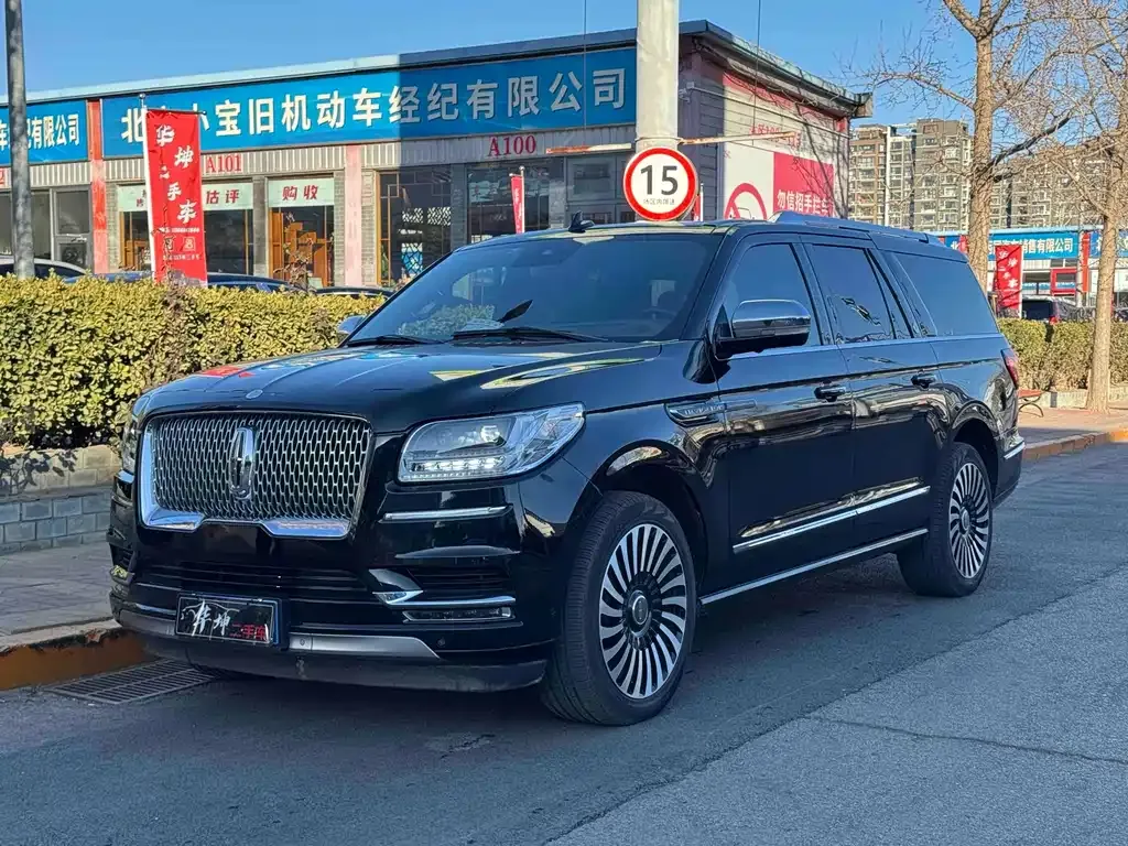 Lincoln Navigator — фото 1