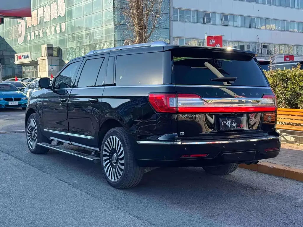 Lincoln Navigator — фото 10