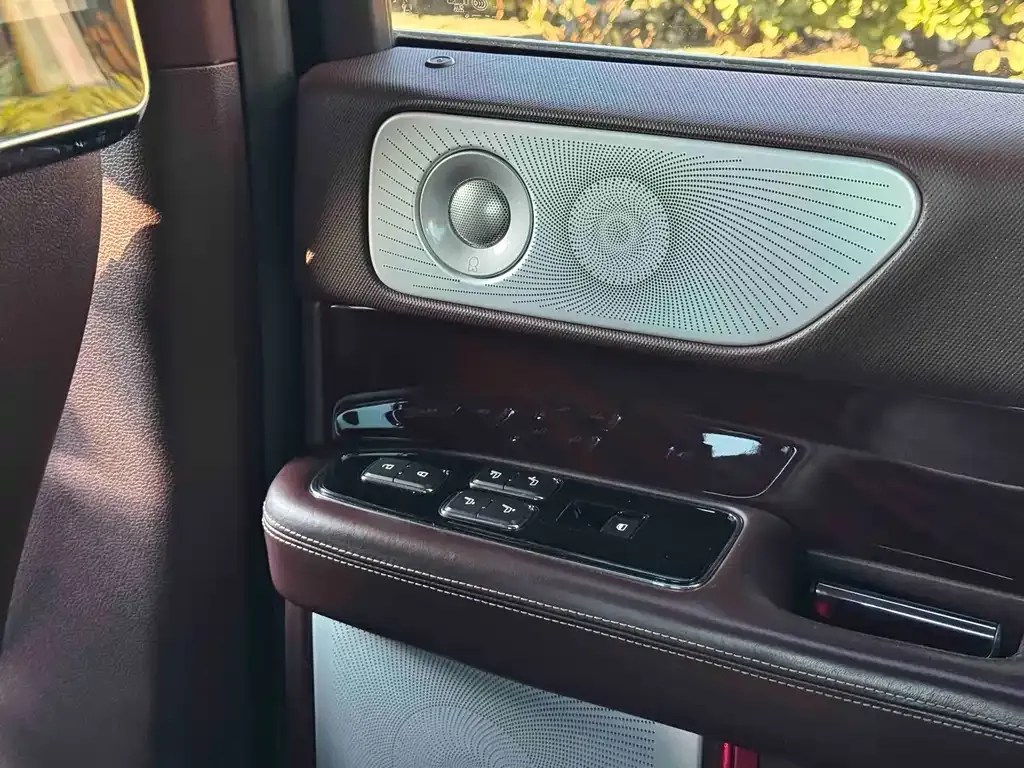 Lincoln Navigator — фото 9