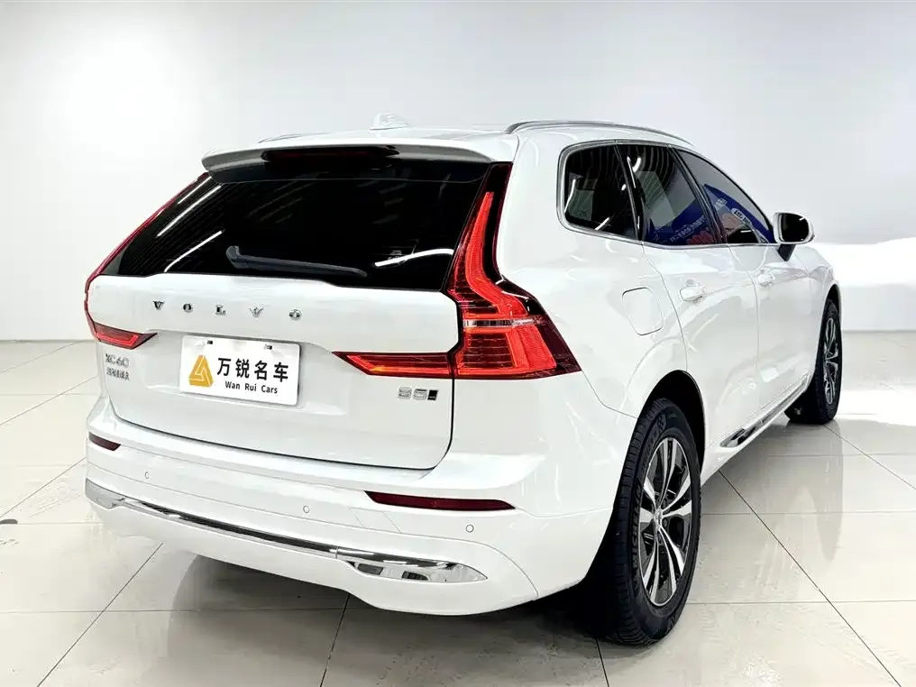 Volvo XC60 — фото 5