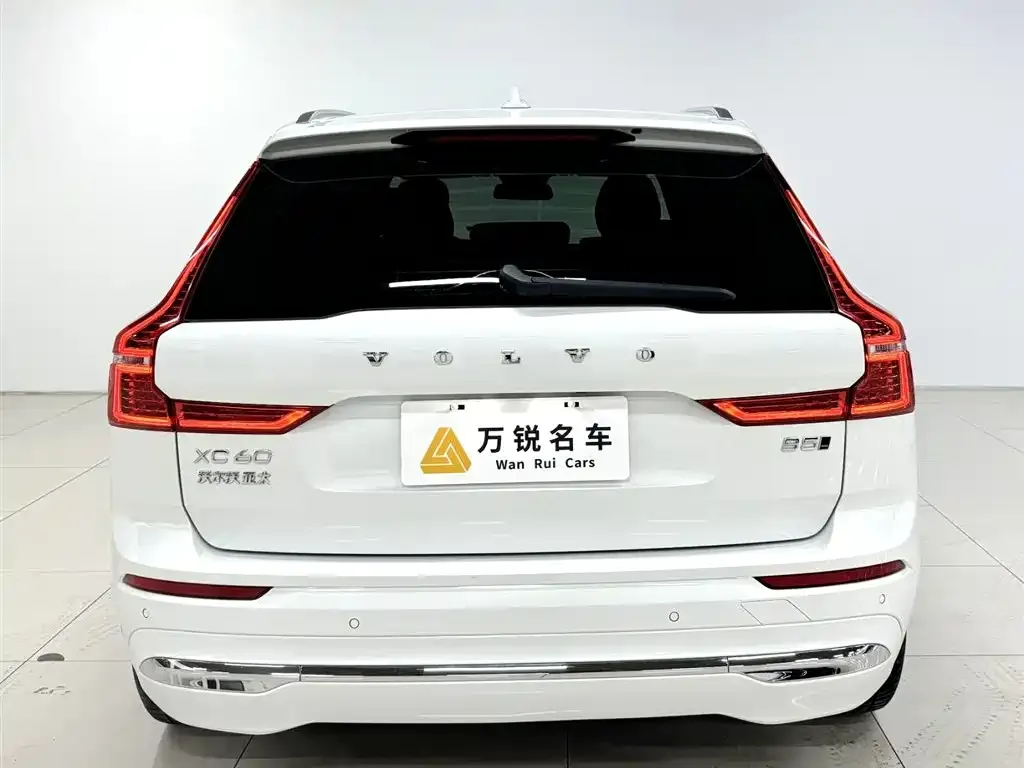 Volvo XC60 — фото 2