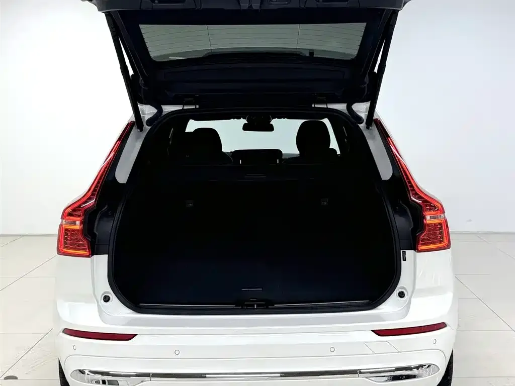Volvo XC60 — фото 4