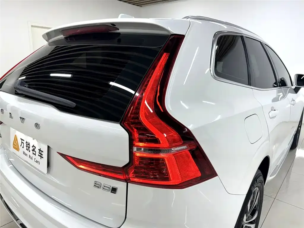 Volvo XC60 — фото 9