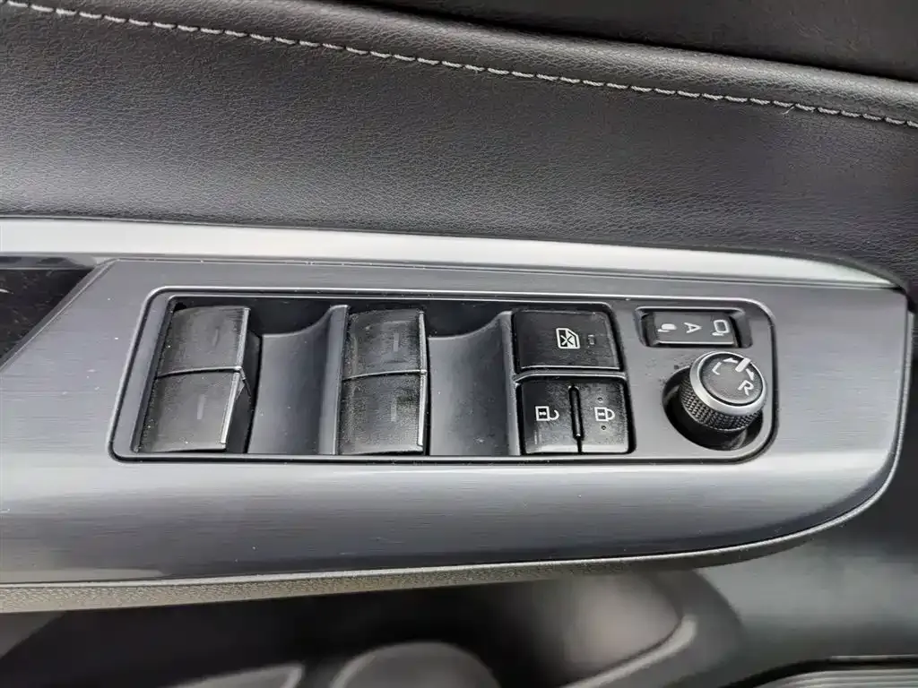 Toyota Harrier — фото 9