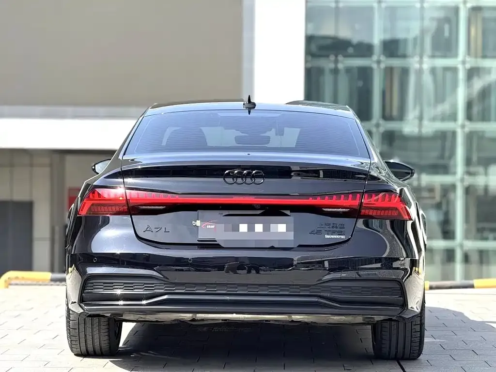 Audi A7L — фото 5