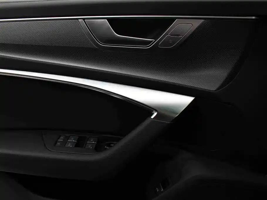 Audi A6L — фото 6