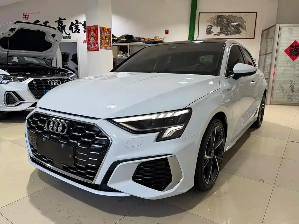 Audi A3 — фото 1