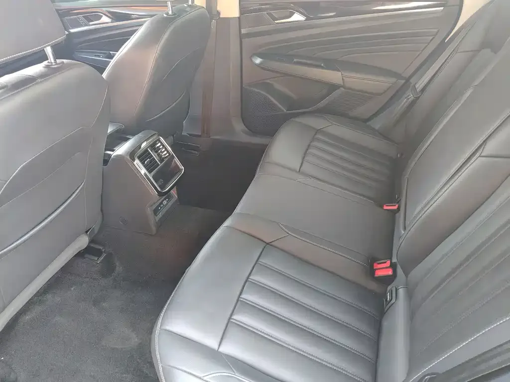 Volkswagen Passat — фото 5