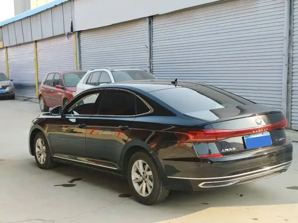 Volkswagen Passat — фото 7